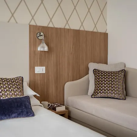 Hotel Calypso- Marina Centro 3*