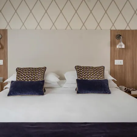 Hotel Calypso- Marina Centro 3*