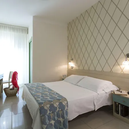 Calypso- Marina Centro Hotel